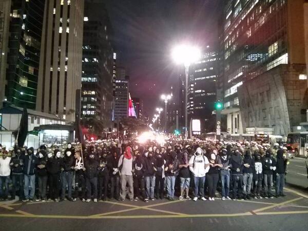 Sao Paulo Brazil #MillionMaskMarch LIVE #Anonymous http://www.twitcasting.tv/gappbrasil2 @AnonStarseed #ChangeBrazil